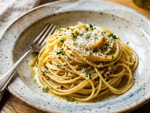Savory Garlicky Spaghetti Aglio Olio | 22-Min Elegant Italian Weeknight